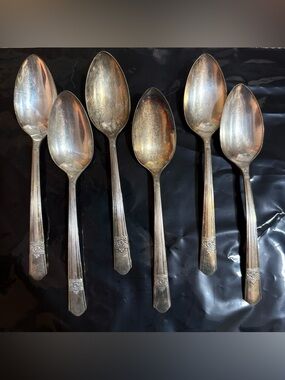 Vintage Set of 6 silver plated Simeon L &  Rodger’s Oneida  table Spoons